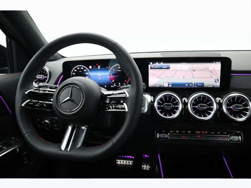 13 - Mercedes GLB 200 d amg line premium 4matic 8g-dct