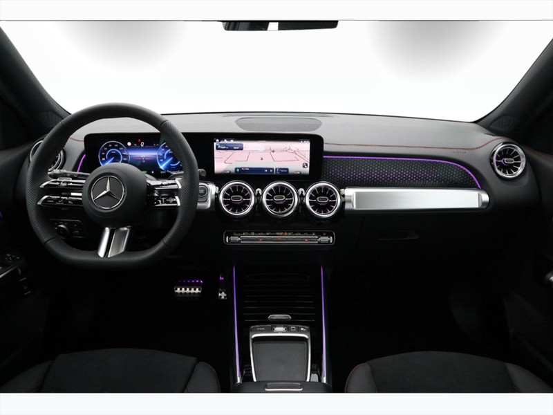 13 - Mercedes EQB 300 amg line advanced plus 4matic