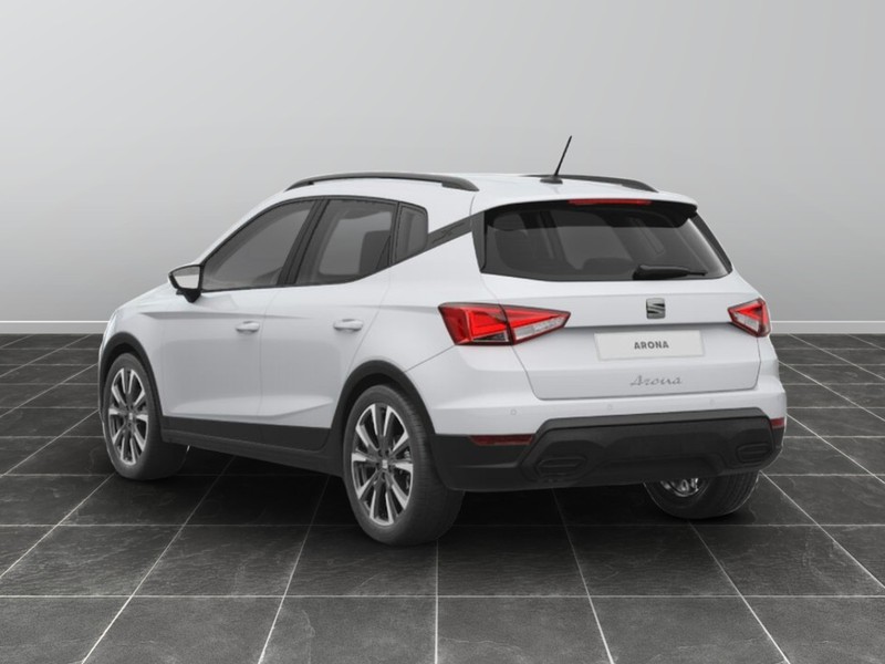 7 - Seat Arona 1.0 ecotsi 95cv black edition