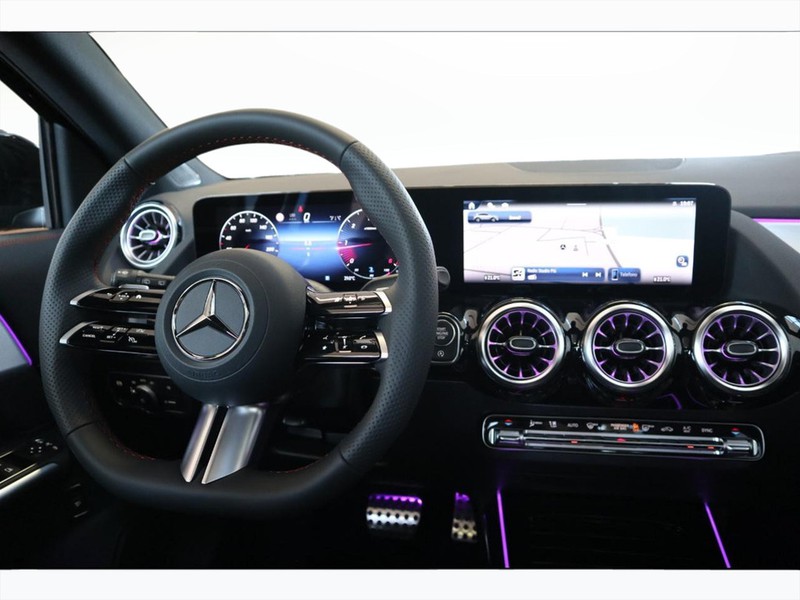 13 - Mercedes GLA 200 d amg line advanced plus 8g-dct