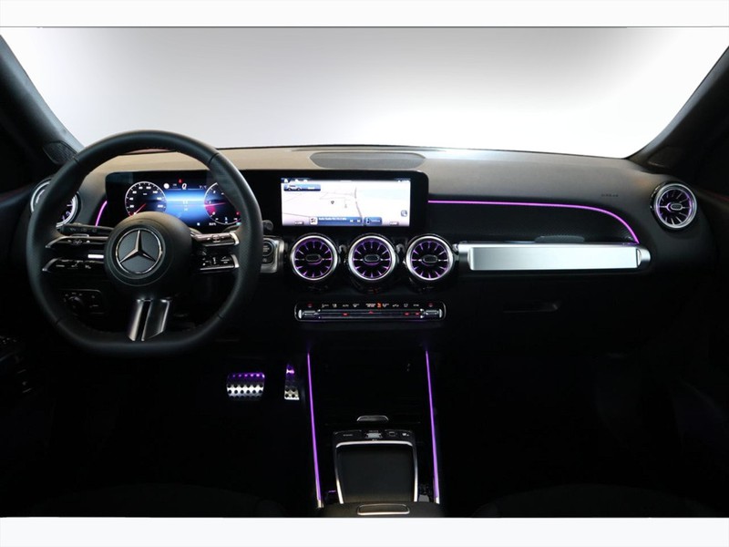 13 - Mercedes GLB 200 d amg line premium 8g-dct