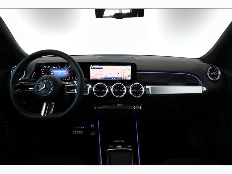 13 - Mercedes GLB 200 d amg line premium 8g-dct