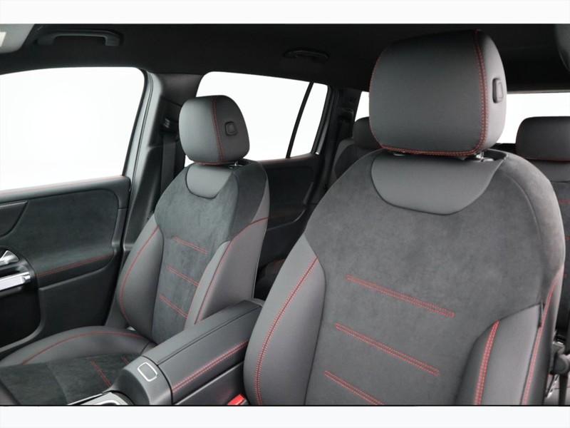 7 - Mercedes GLB 200 d amg line premium 8g-dct