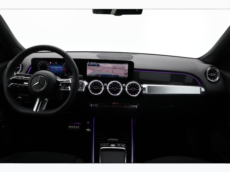 13 - Mercedes GLB 200 d amg line premium 8g-dct