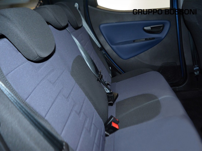 7 - Lancia Ypsilon 1.0 firefly hybrid 70cv platino s&s