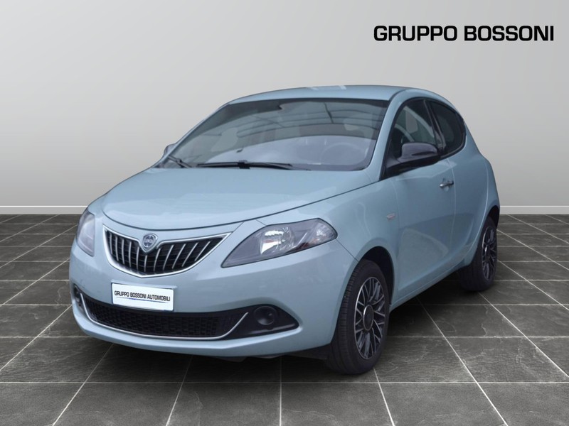 1 - Lancia Ypsilon 1.0 firefly hybrid 70cv platino s&s