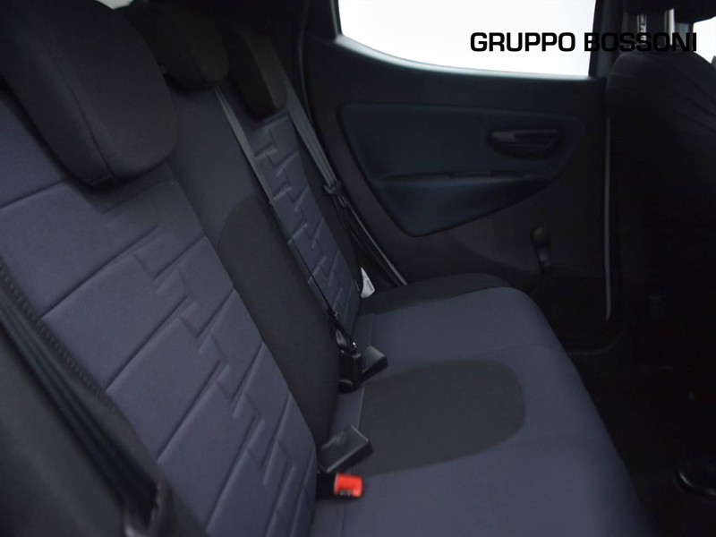 7 - Lancia Ypsilon 1.0 firefly hybrid 70cv platino s&s