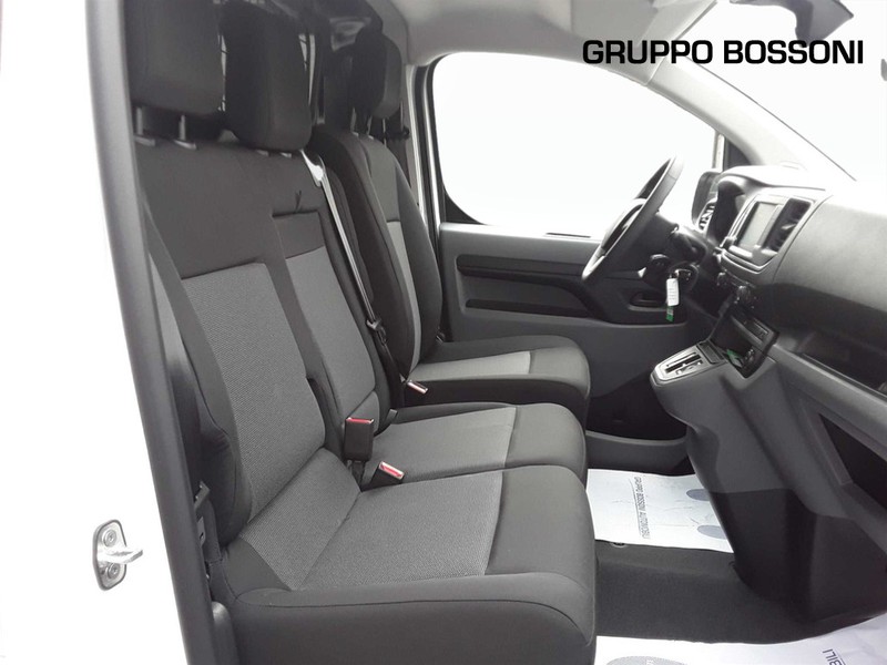 7 - Peugeot Expert e premium compact 136cv 50kwh