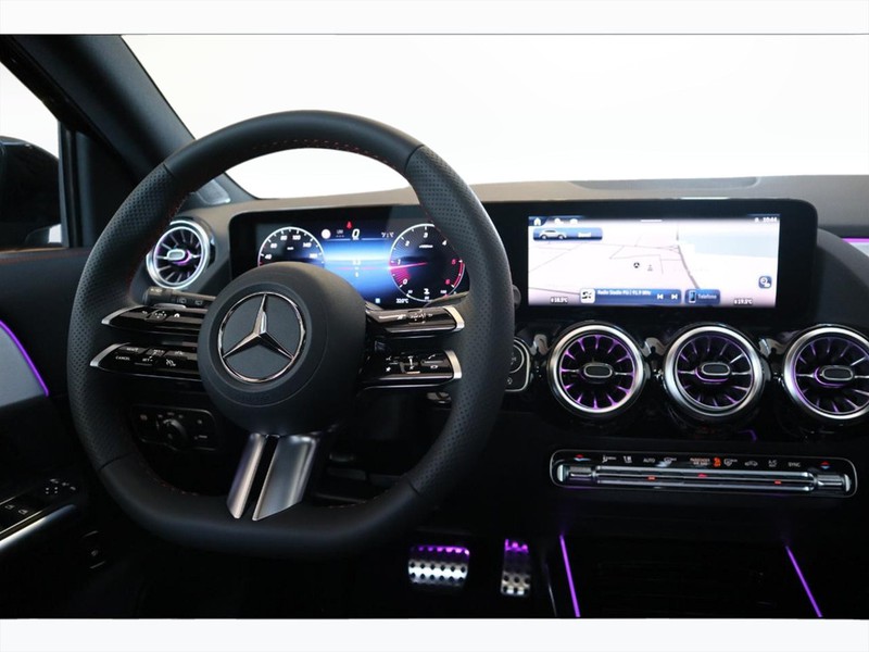 13 - Mercedes GLA 200 d amg line advanced plus 8g-dct