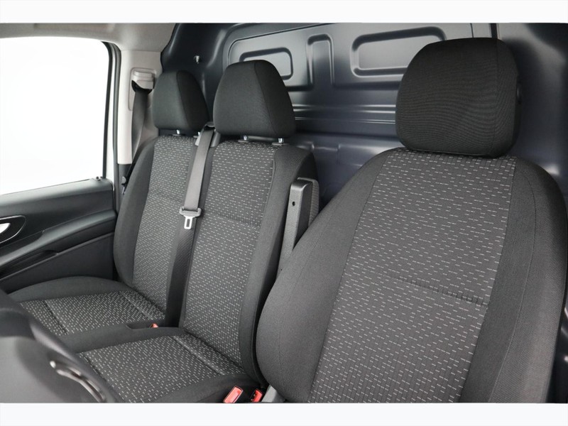 7 - Mercedes Vans Vito 110 cdi long