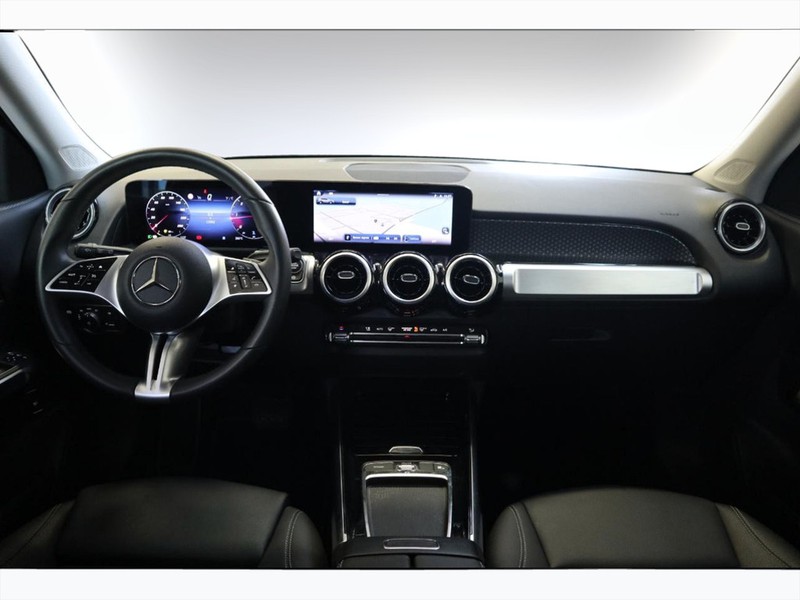 13 - Mercedes GLB 180 d progressive advanced 8g-dct