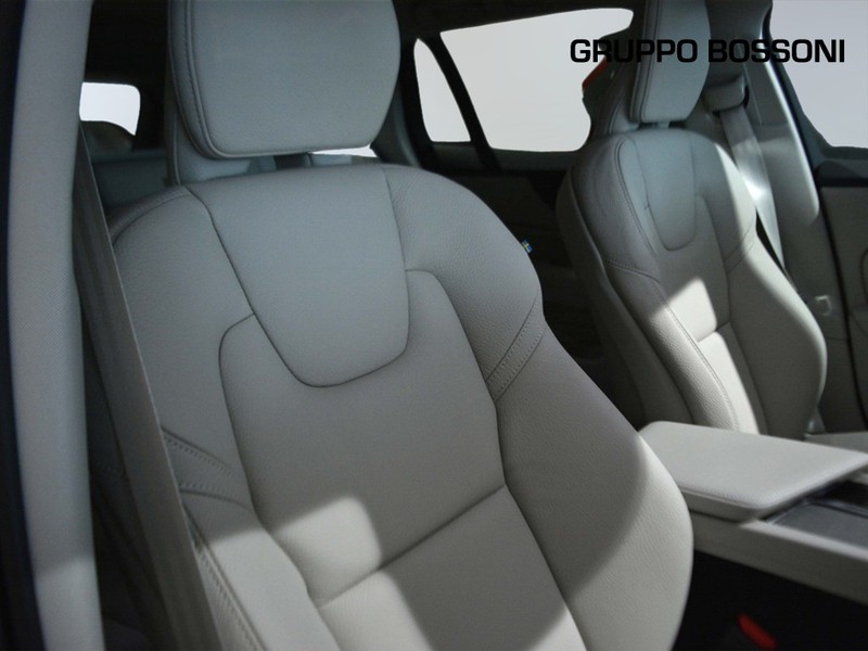 19 - Volvo V60 Cross Country cross country 2.0 b4 plus awd automatico