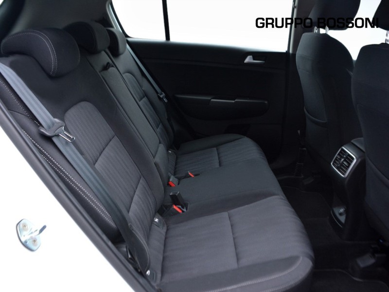7 - Kia Sportage 1.6 ecogpl 126cv business class 2wd