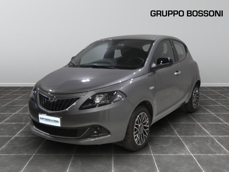 1 - Lancia Ypsilon 1.0 firefly hybrid 70cv platino s&s