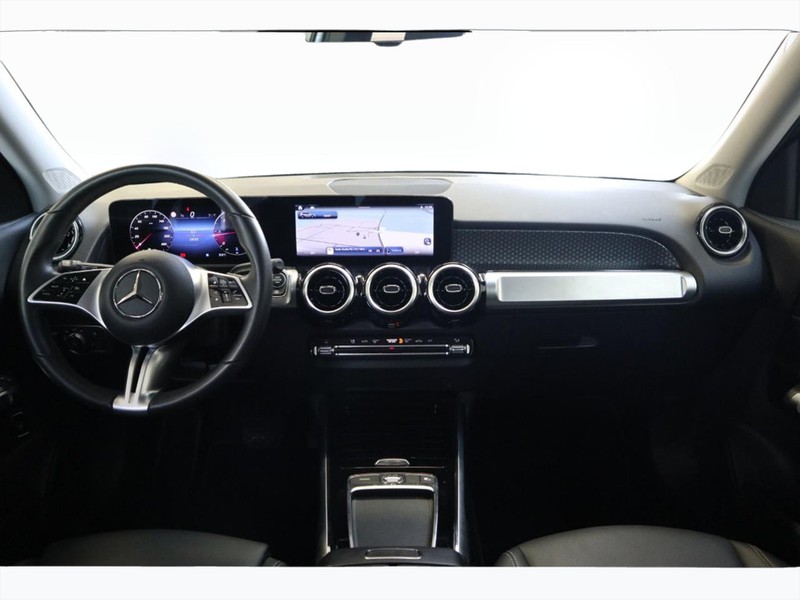13 - Mercedes GLB 180 d progressive advanced 8g-dct