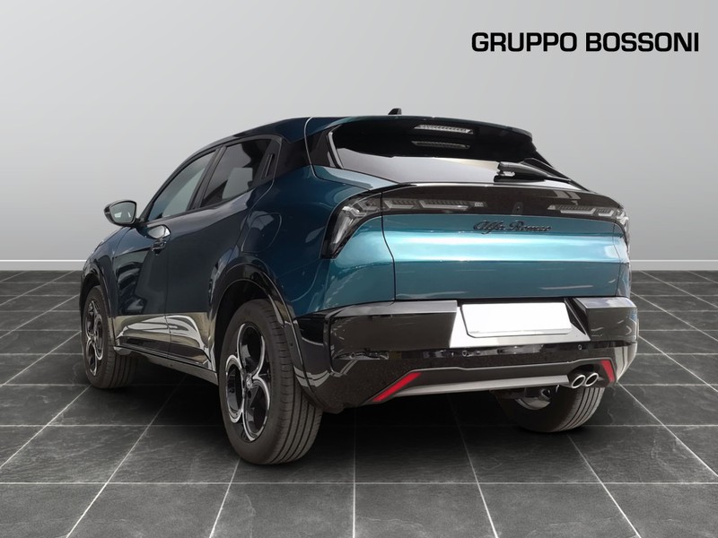 7 - Alfa Romeo Junior 1.2 hybrid 145cv ibrida edct6