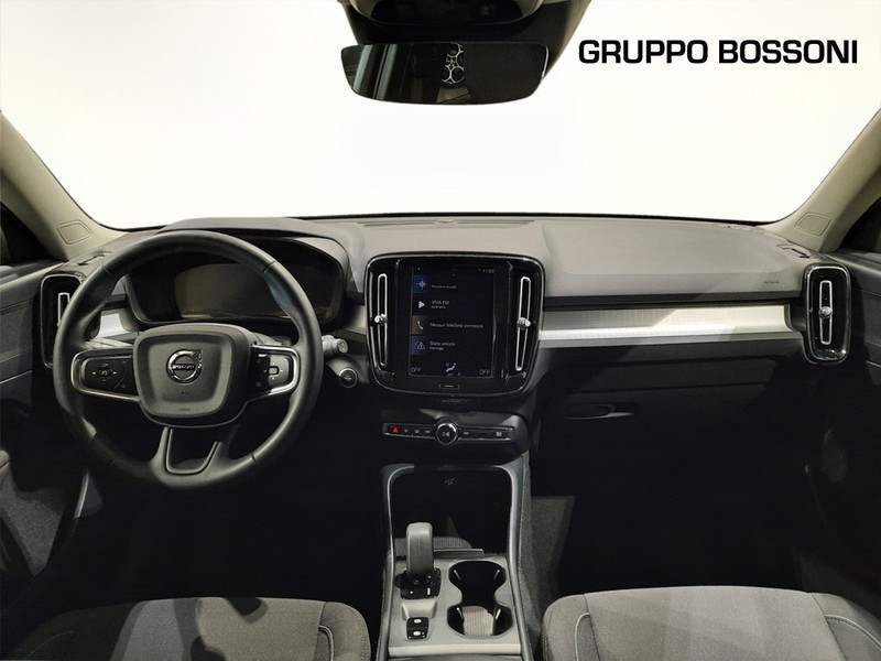 7 - Volvo XC40 2.0 b4 momentum pro awd automatico 7m