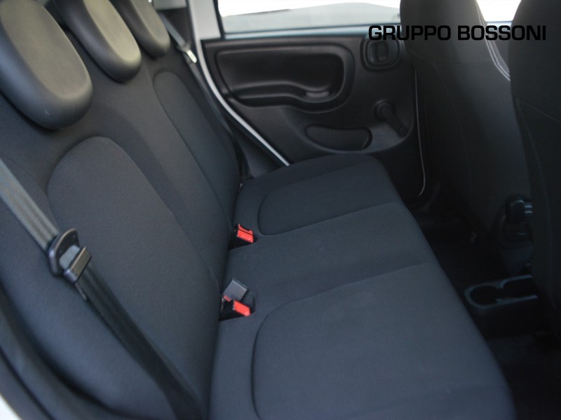 7 - Fiat Panda cross 1.0 firefly hybrid 70cv s&s 5p.ti