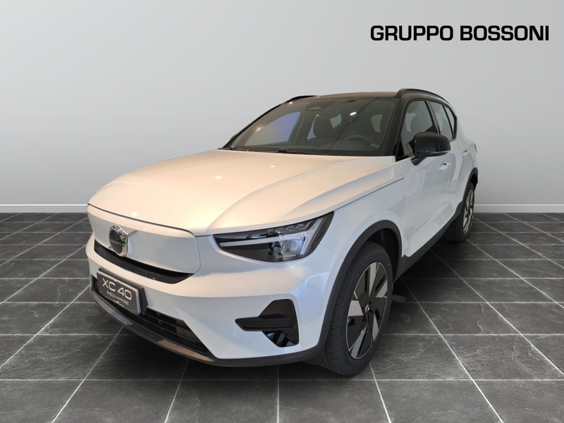 1 - Volvo XC40 single motor plus rwd edt