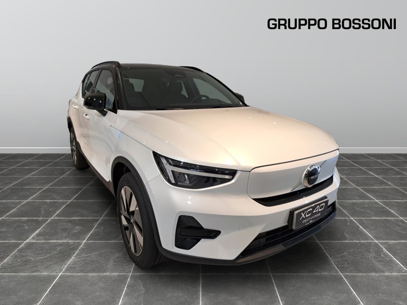 13 - Volvo XC40 single motor plus rwd edt