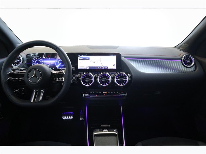 13 - Mercedes EQA 350 amg line advanced plus 4matic