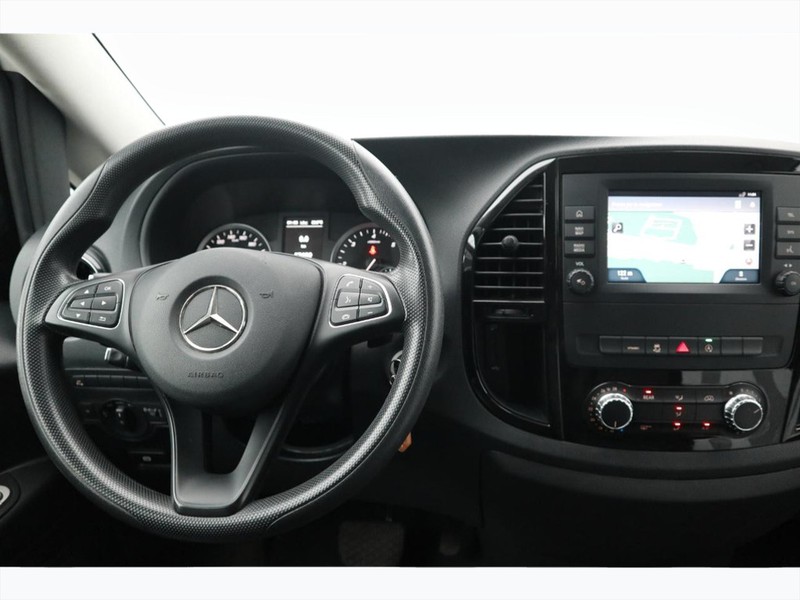 13 - Mercedes Vans Vito 114 cdi long tourer pro auto my20