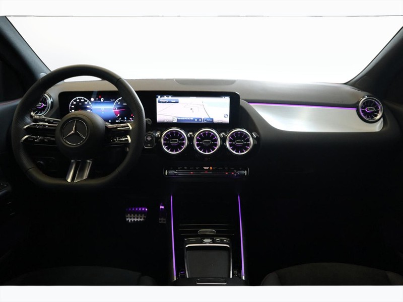 13 - Mercedes GLA 200 d amg line advanced plus 8g-dct