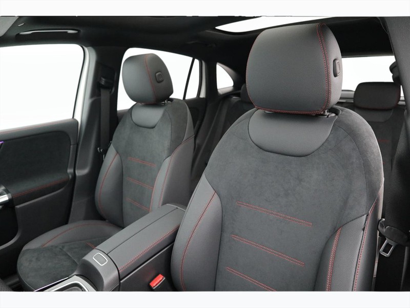7 - Mercedes GLA 200 d amg line premium 8g-dct