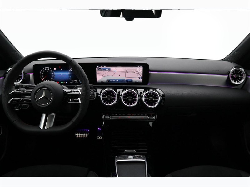 13 - Mercedes Classe A 250 e plug-in-hybrid amg line premium speedshift dct amg 8g