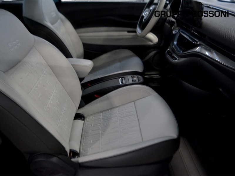 7 - Fiat 500 500e 3+1 42 kwh la prima