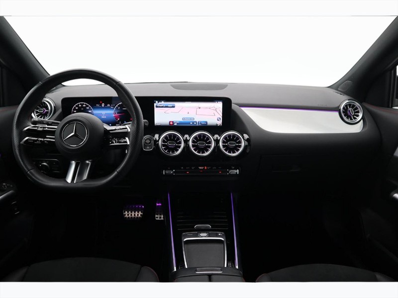 13 - Mercedes GLA 200 d amg line advanced plus 8g-dct