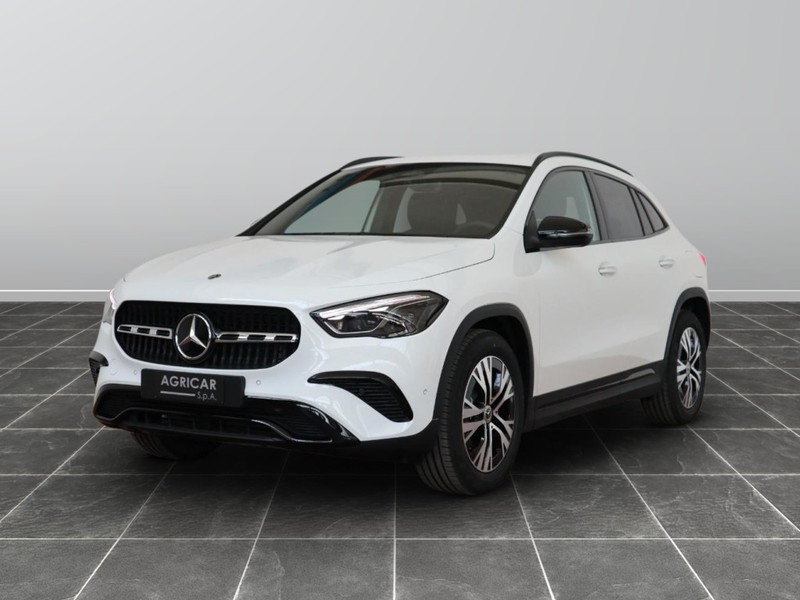 1 - Mercedes GLA 200 d progressive advanced plus 8g-dct