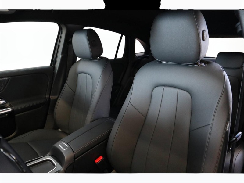 7 - Mercedes GLA 200 d progressive advanced plus 8g-dct