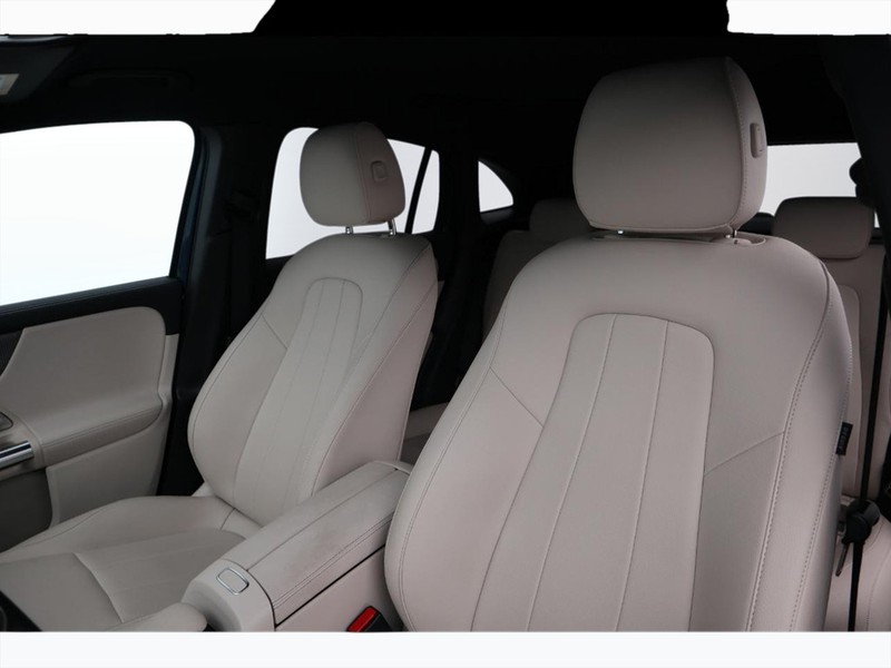 7 - Mercedes GLA 180 d sport plus 8g-dct