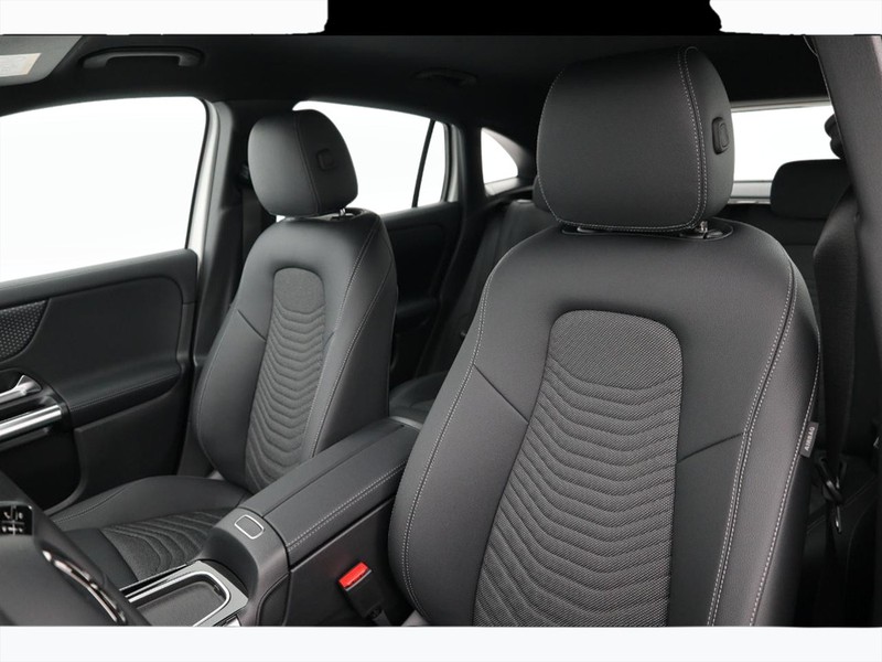 7 - Mercedes GLA 180 d progressive advanced 8g-dct