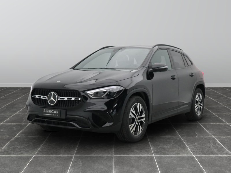 1 - Mercedes GLA 180 d progressive advanced 8g-dct