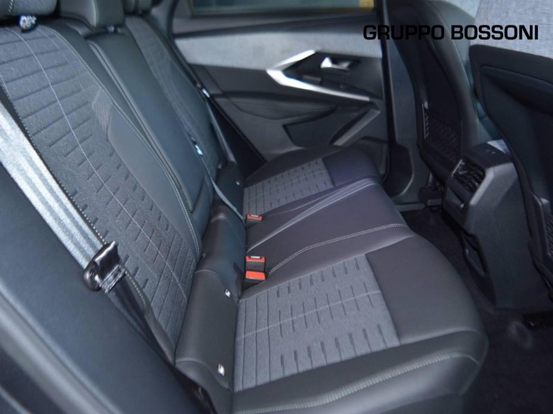 7 - Peugeot 3008 1.2 hybrid 136cv gt e-dcs6