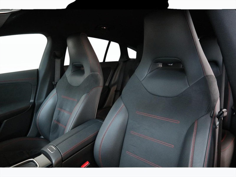 7 - Mercedes CLA shooting brake 200 d premium 8g-dct