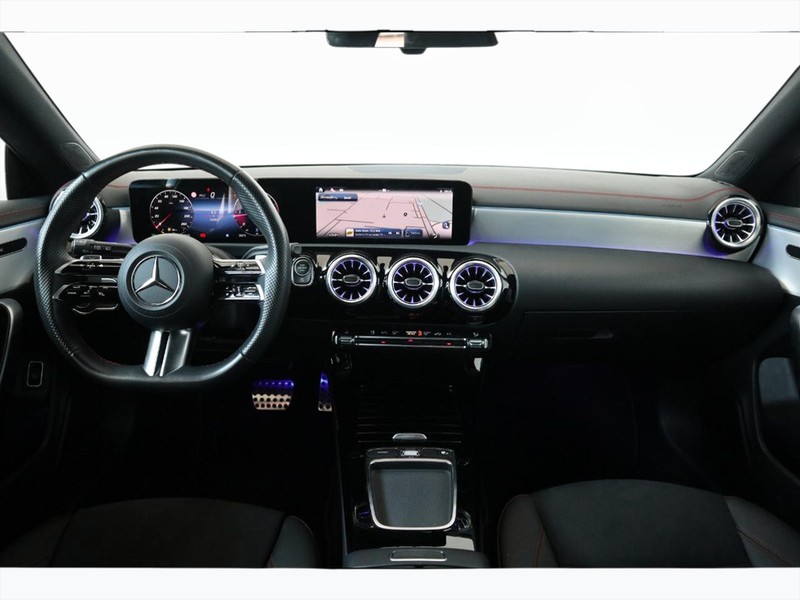 13 - Mercedes CLA shooting brake 200 d premium 8g-dct