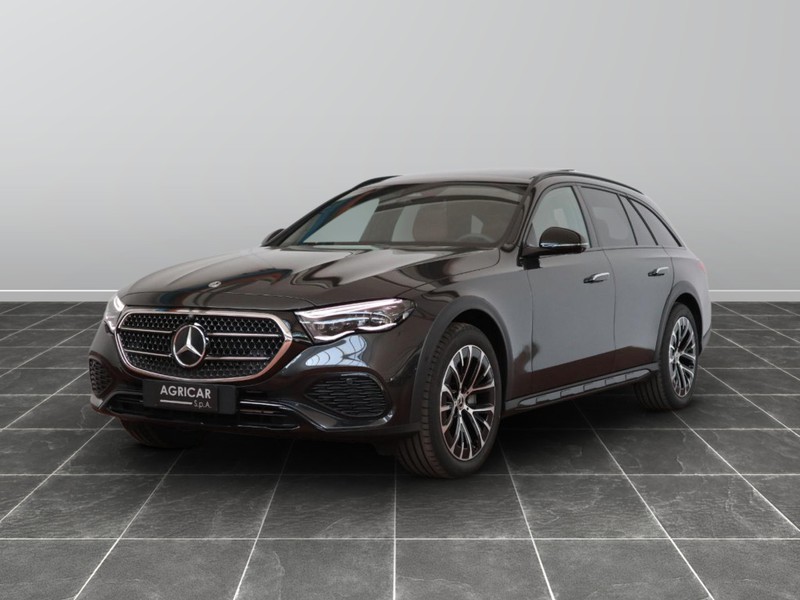 1 - Mercedes Classe E station wagon all-terrain 220 d premium 4matic 9g-tronic
