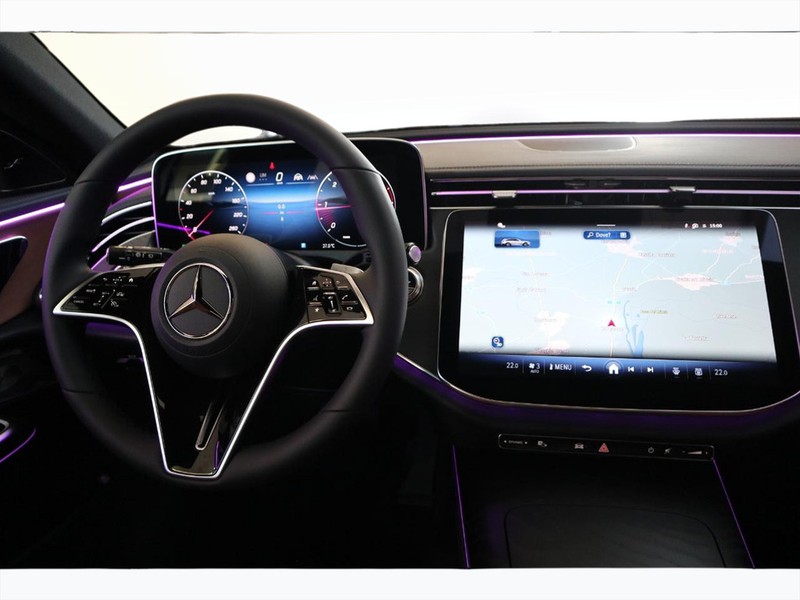 13 - Mercedes Classe E station wagon all-terrain 220 d premium 4matic 9g-tronic