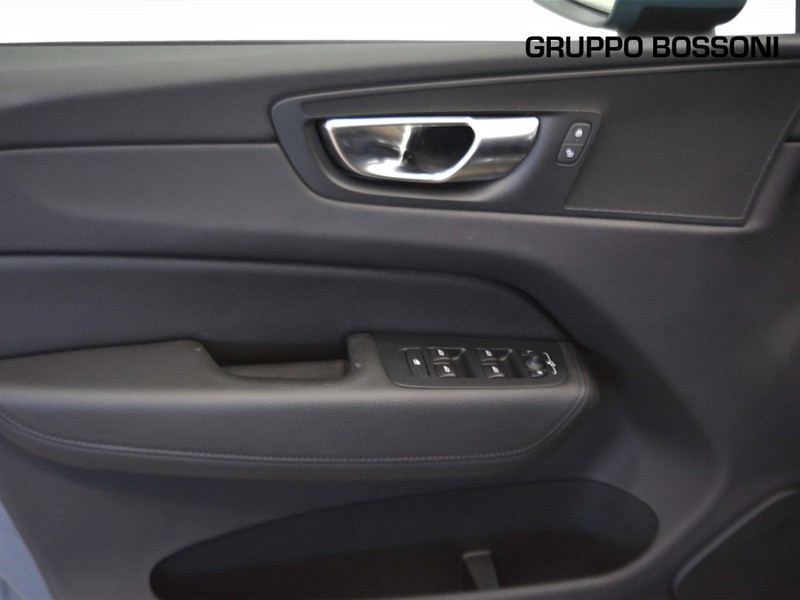 13 - Volvo XC60 2.0 b4 momentum awd automatico