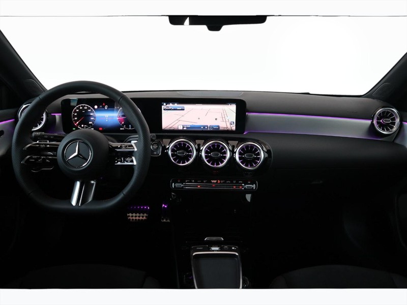 13 - Mercedes Classe A 180 d amg line premium speedshift dct amg 8g