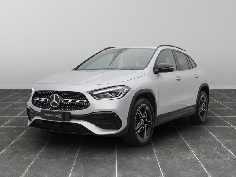 1 - Mercedes GLA 250 e plug in hybrid (e eq-power) premium 8g-dct