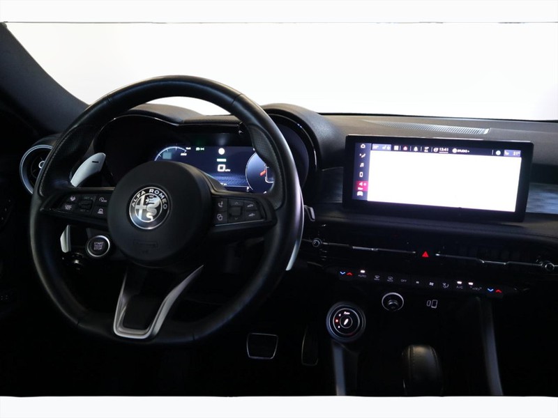 13 - Alfa Romeo Tonale 1.3 plug in hybrid 280cv veloce q4 at6