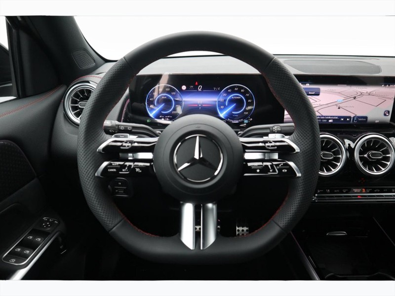 19 - Mercedes EQB 300 amg line advanced plus 4matic