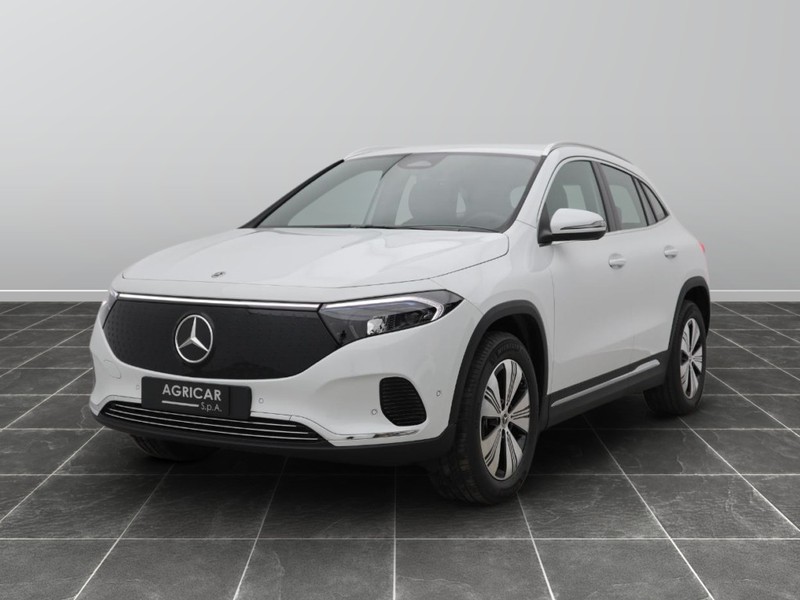 1 - Mercedes EQA 300 sport 4matic
