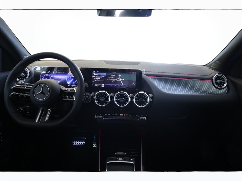 13 - Mercedes EQA 350 amg line advanced plus 4matic
