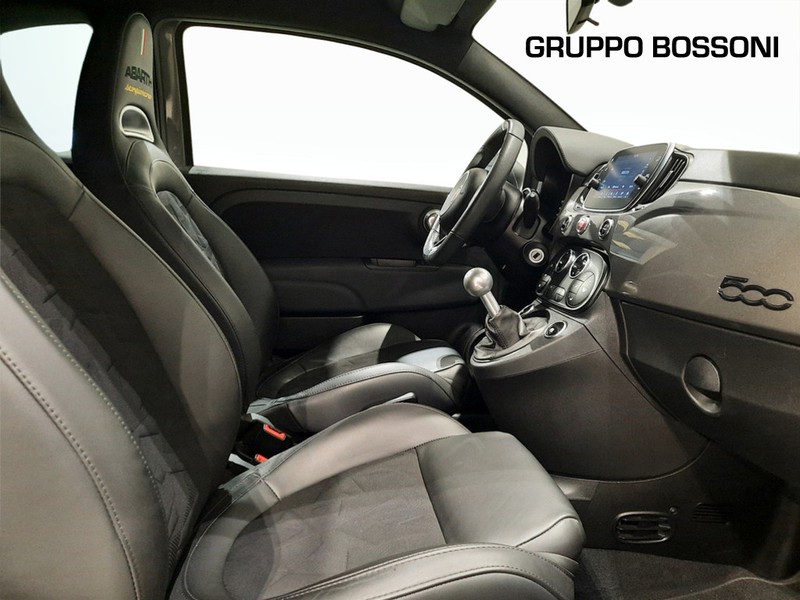 7 - Abarth 595 1.4 t-jet 165cv scorpioneoro