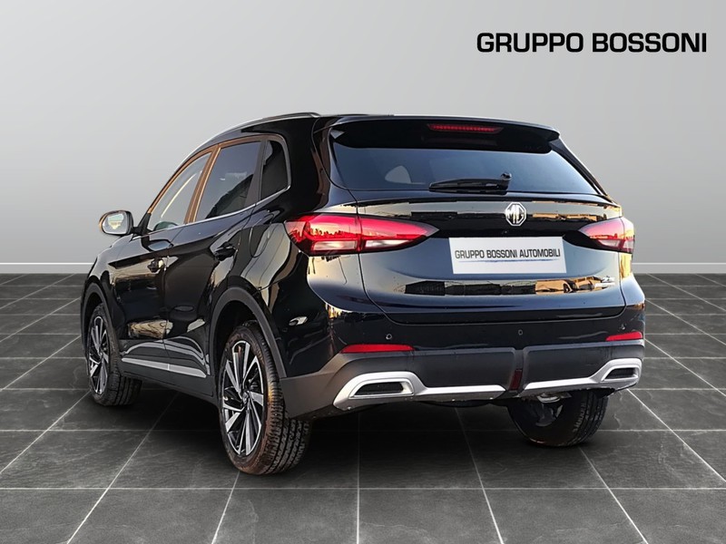7 - Mg ZS 1.5 hybrid+ luxury auto